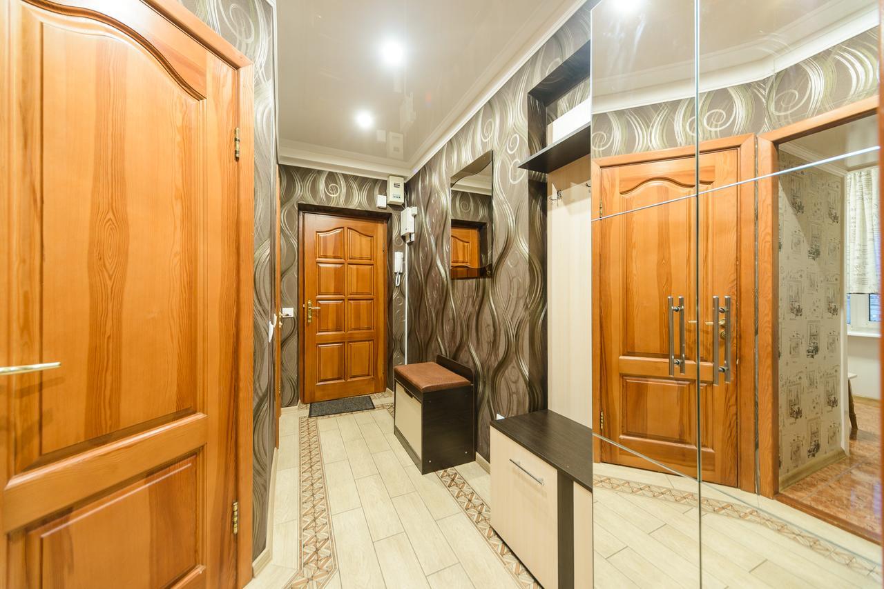 Apartment On Lesi Ukrainky Blvd เคียฟ ภายนอก รูปภาพ